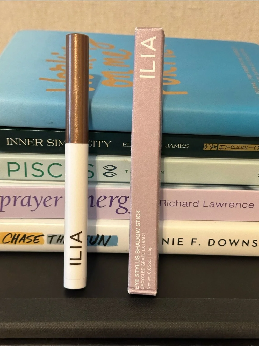 ILIA Eye Stylus Shadow Stick - Long-Lasting Cream Eyeshadow